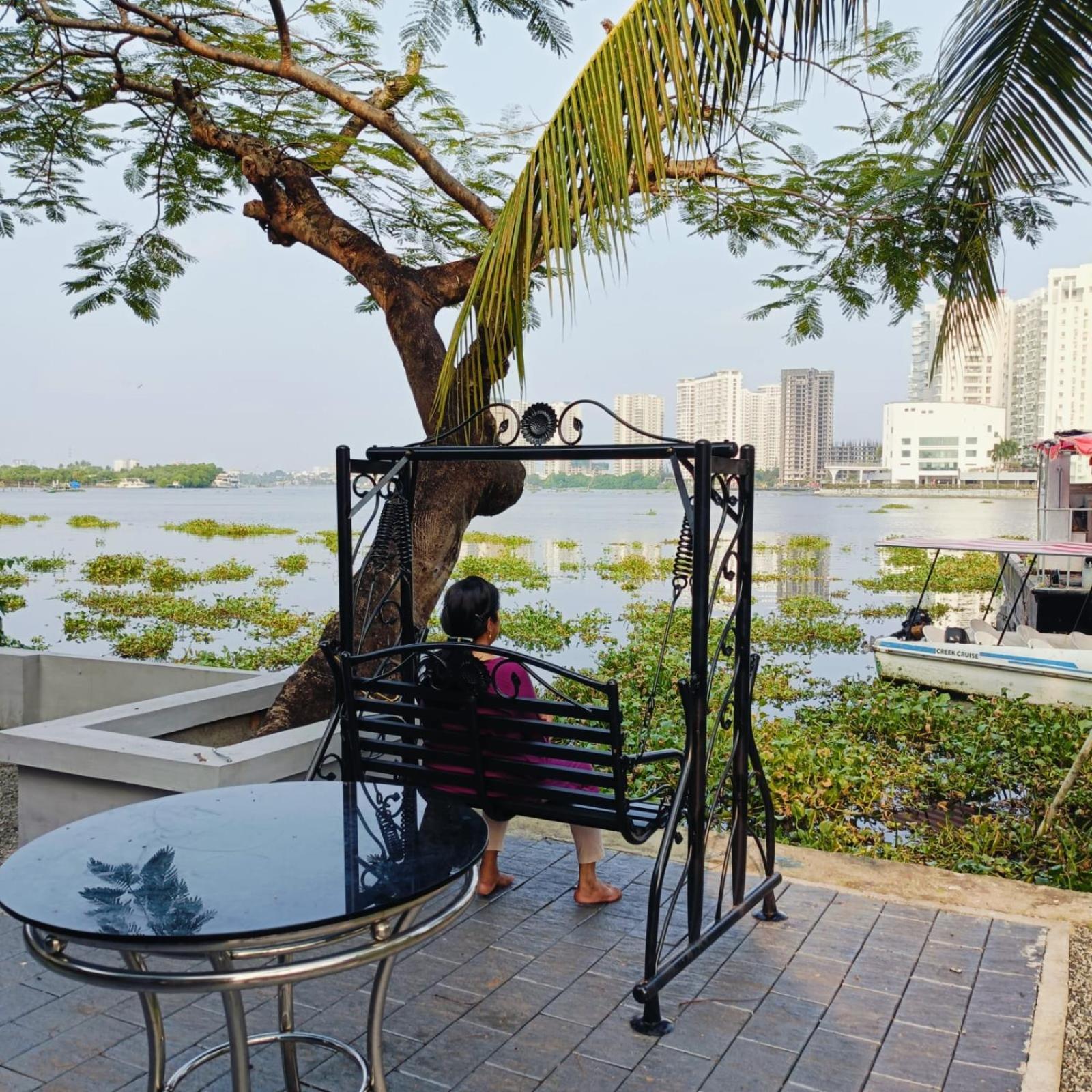 Отель Marina Lounge Коччи Экстерьер фото